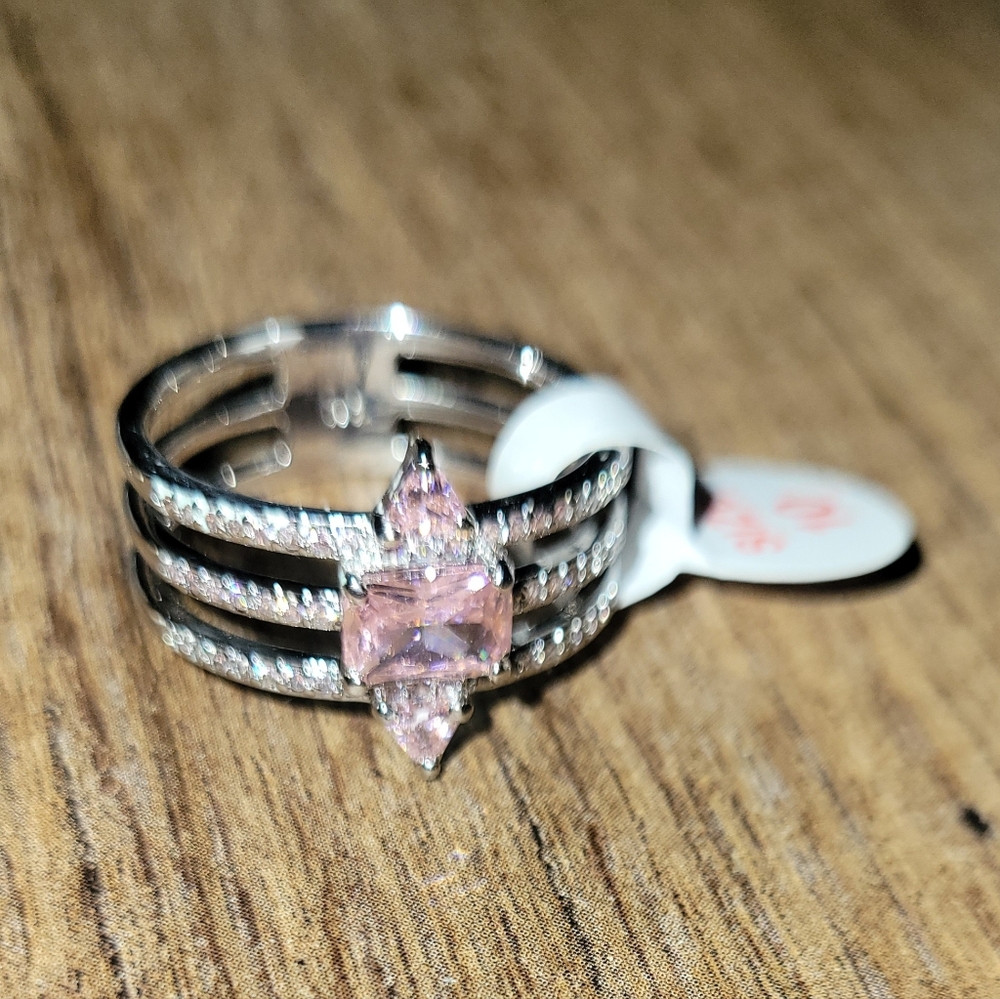 Elegant Silver and Pink Gemstone Ring